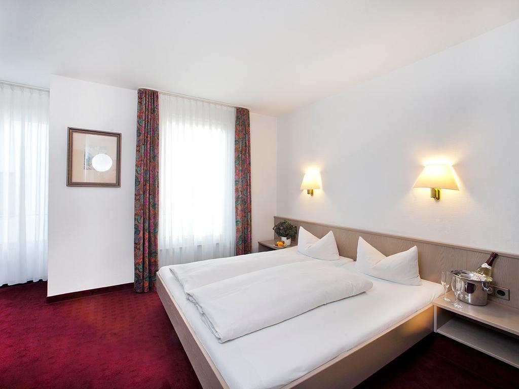 Hotel Kreuz Gaestehaus Und Lauchertbar Mit Terrasse Gammertingen Номер фото